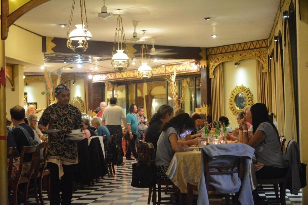 Tasneem Hotel Malioboro Yogyakarta Exteriör bild
